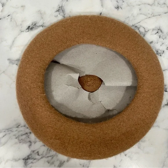 Classic wool beret hat camel color French style classic stylish neutral - Picture 6 of 8